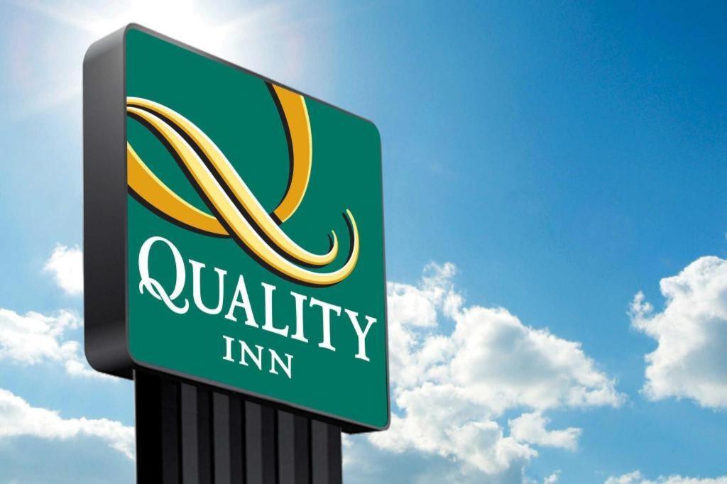 Quality Inn & Suites سولفر سبرينغز المظهر الخارجي الصورة
